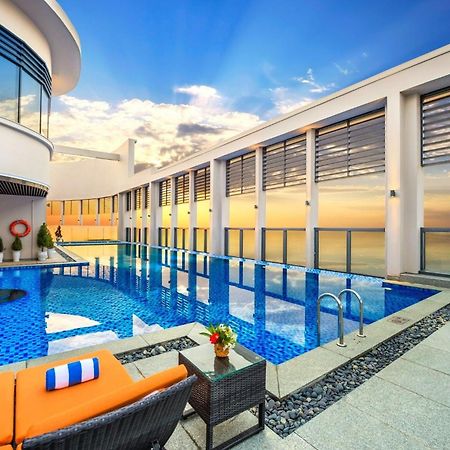Luxury Apartment - Rooftop Swimming Pool - Beach Front - Hinata Apartment Da Nang Luaran gambar