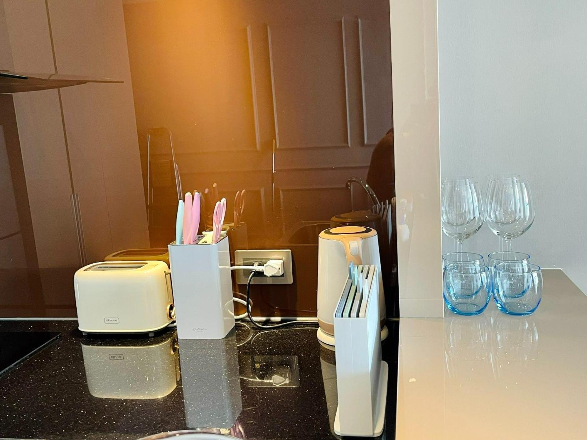 Luxury Apartment - Rooftop Swimming Pool - Beach Front - Hinata Apartment Da Nang Luaran gambar
