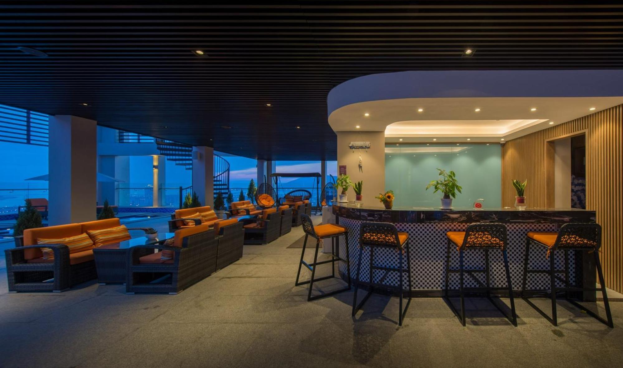 Luxury Apartment - Rooftop Swimming Pool - Beach Front - Hinata Apartment Da Nang Luaran gambar