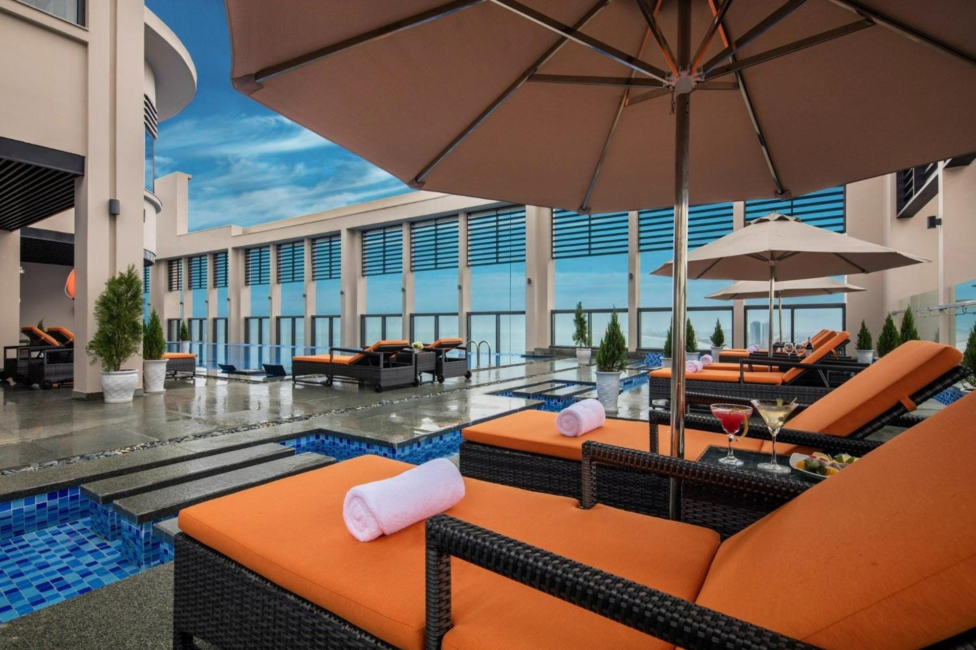Luxury Apartment - Rooftop Swimming Pool - Beach Front - Hinata Apartment Da Nang Luaran gambar