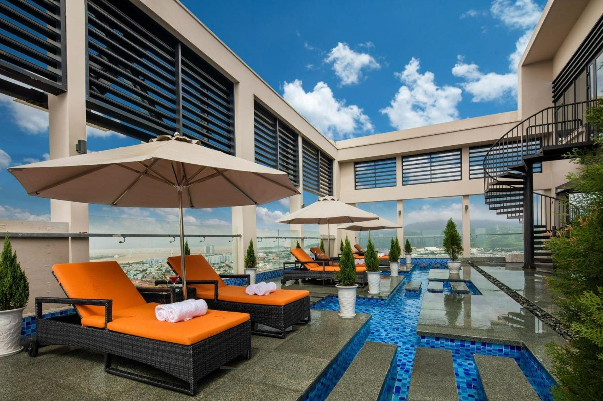 Luxury Apartment - Rooftop Swimming Pool - Beach Front - Hinata Apartment Da Nang Luaran gambar