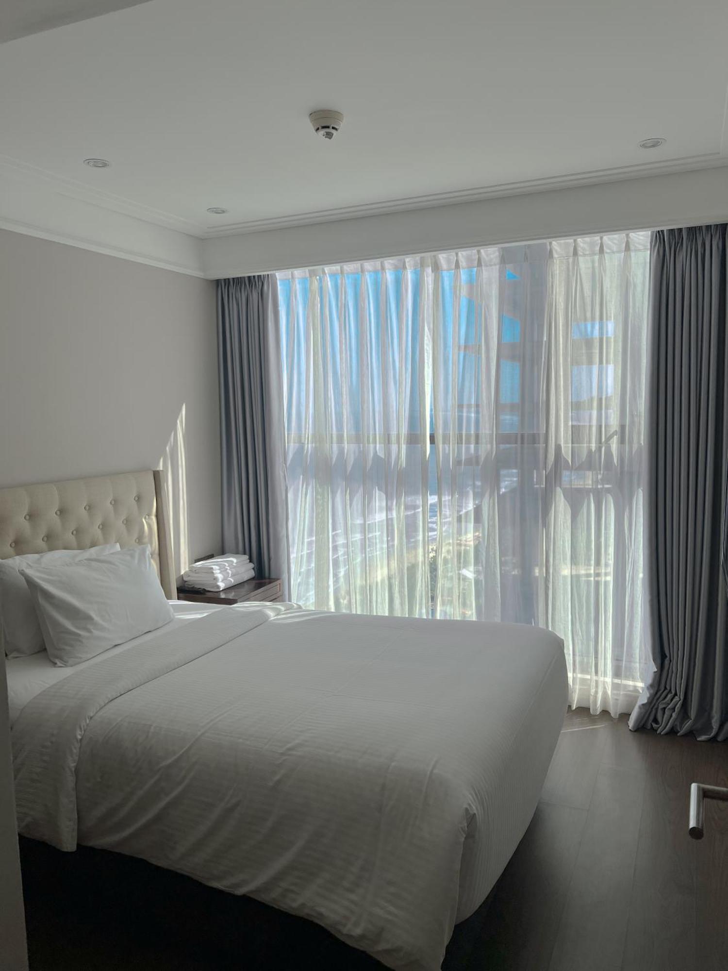 Luxury Apartment - Rooftop Swimming Pool - Beach Front - Hinata Apartment Da Nang Luaran gambar